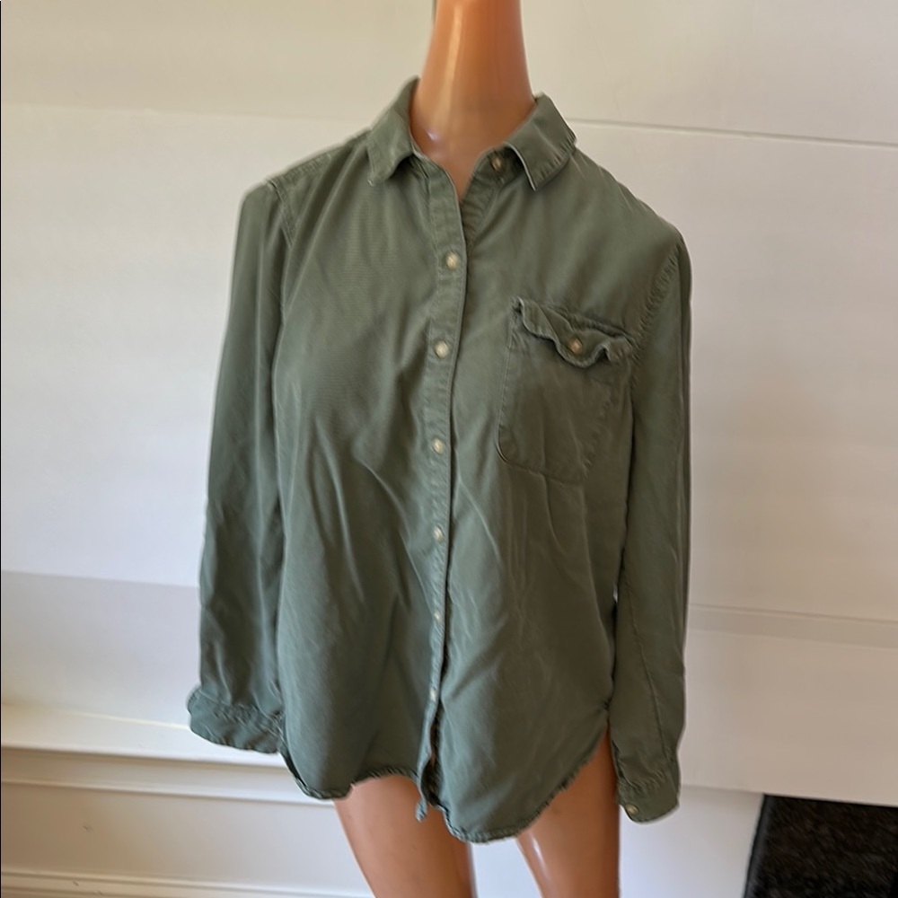 Lucky Brand Green Long Sleeve Tee